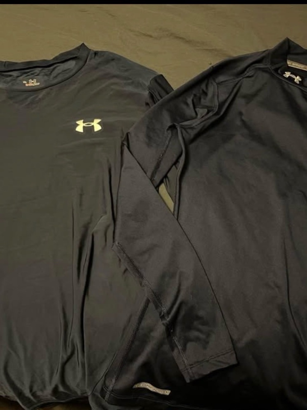 Under Armour women Long Sleeve Performance Shirt -navy with softball pants small